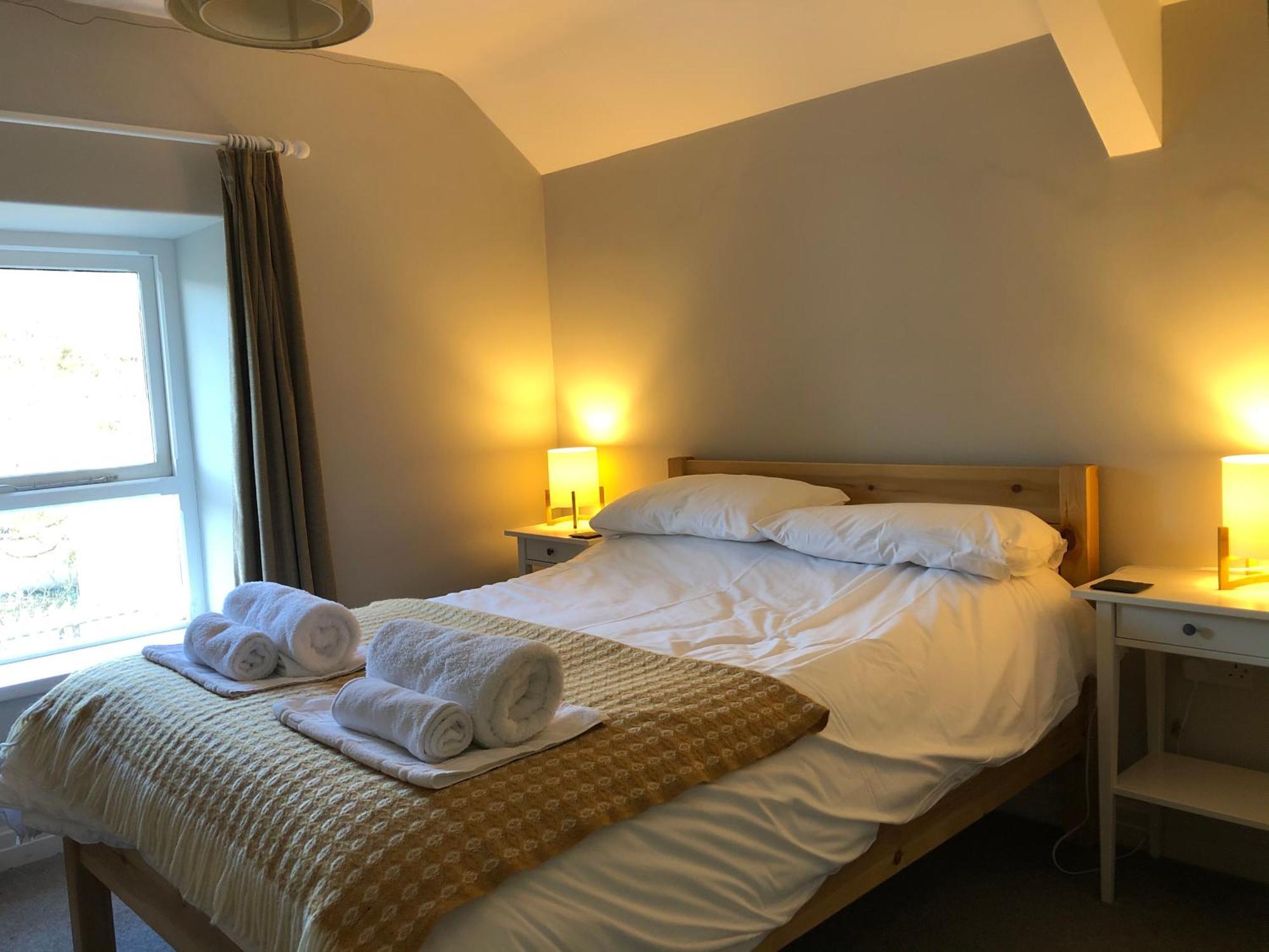 Bed & Breakfast Trigonos - Quiet, Peaceful, Vegetarian And Retreat Centre