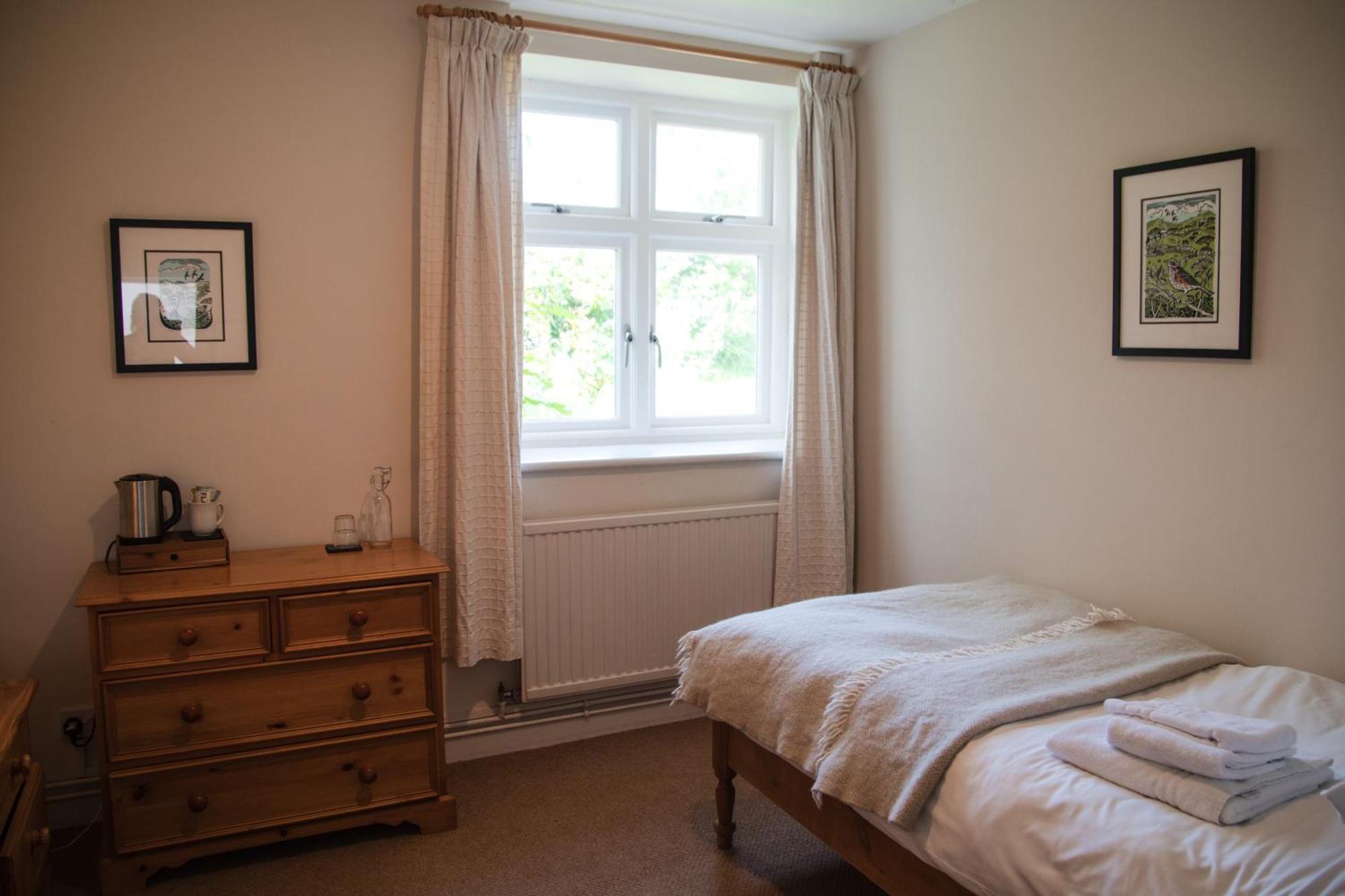 Bed & Breakfast Trigonos - Quiet, Peaceful, Vegetarian And Retreat Centre