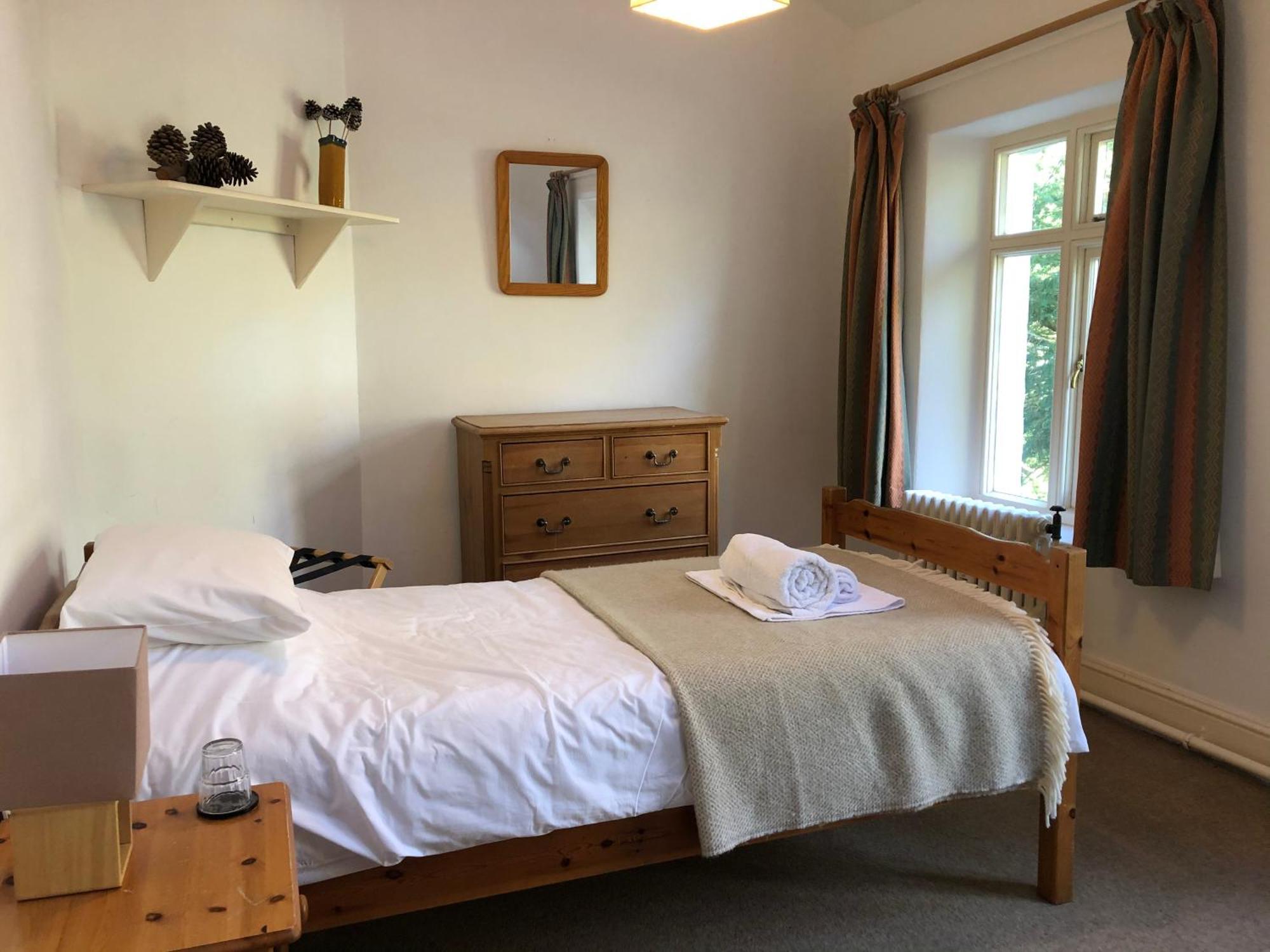 Trigonos - Quiet, Peaceful, Vegetarian And Retreat Centre * Nantlle
