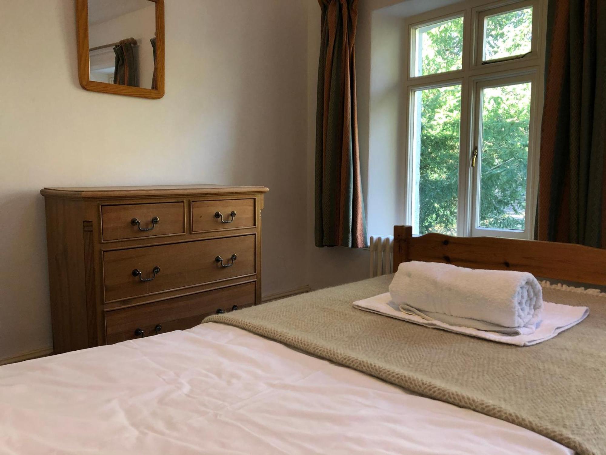 Bed & Breakfast Trigonos - Quiet, Peaceful, Vegetarian And Retreat Centre *