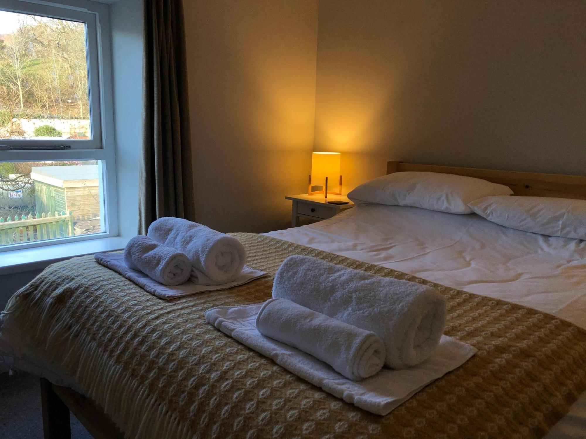 Bed & Breakfast Trigonos - Quiet, Peaceful, Vegetarian And Retreat Centre